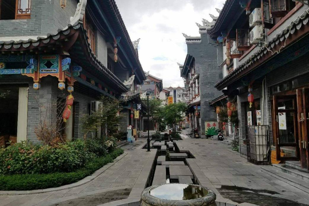 逃离森林湖畔